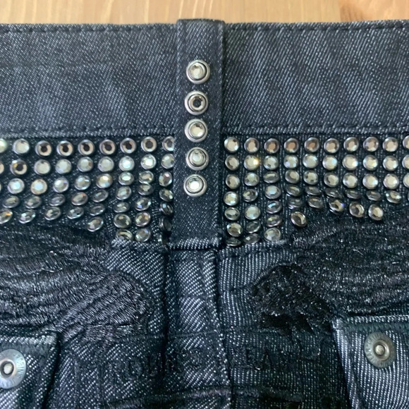 Robin’s Jeans - Picture 5 of 6